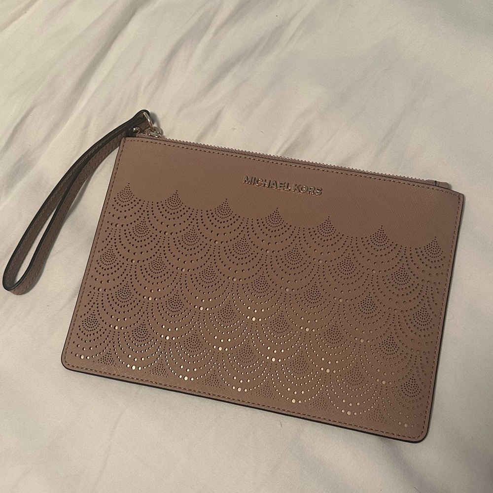 Michael kors wristlet